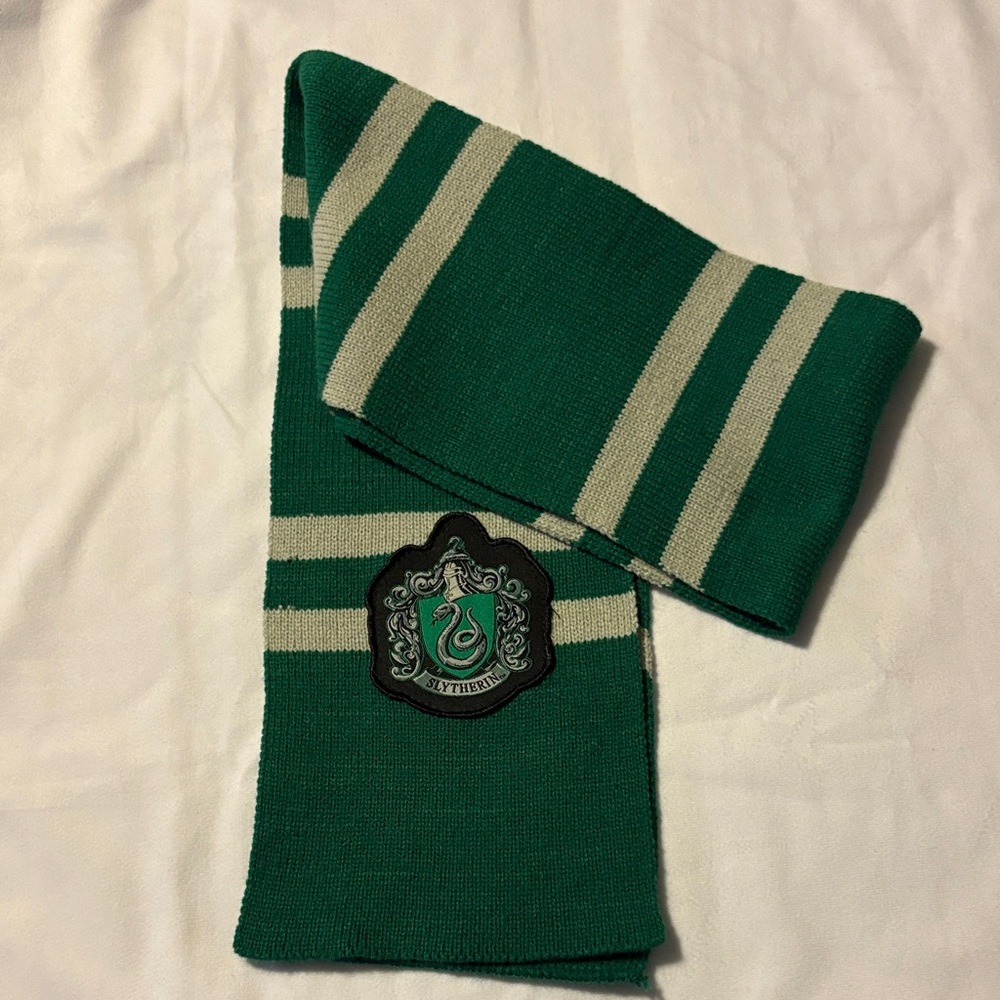 Warner Bros. Harry Potter Slytherin Green/White Knit Scarf